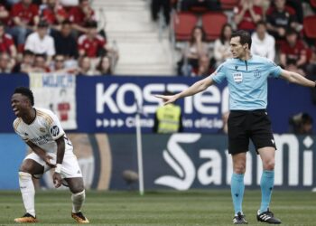 Vinicius no aprende; las tarjetas amarillas que ha visto por protestar