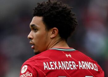 El fichaje de Alexander Arnold se complica.