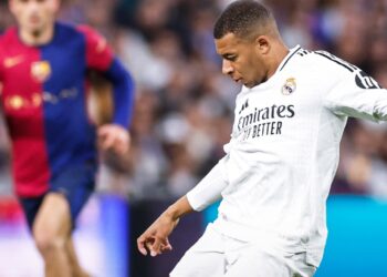 L’Equipe saca los colores a Mbappé: «A su edad, Messi ya había ganado cuatro Balones de Oro»