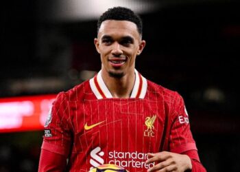 En Inglaterra animan a Arnold para que fiche por el Real Madrid