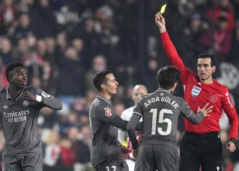 LaLiga denuncia los canticos a Vinicius y su gesto contra la afición del Rayo