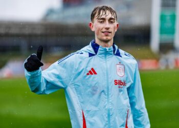 Huijsen, la perla española que ya sondea el Real Madrid