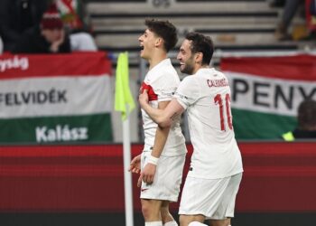 Güler, como en casa en ningún lado