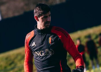 ¡Alarma Courtois! El belga recae de sus molestias y deja en vilo al Real Madrid