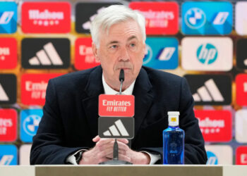 Ancelotti: «Cuando llegas 2-1 al minuto 75, lo que hay que hacer es evitar problemas y defender»